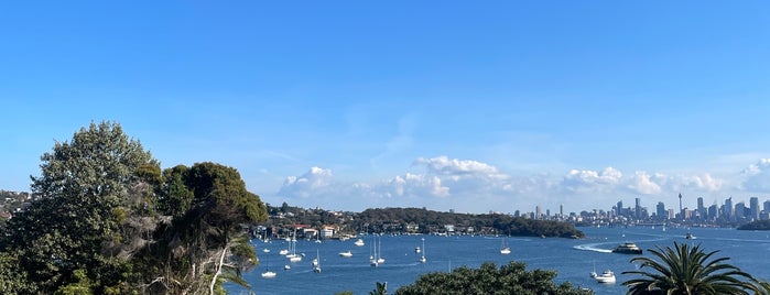 Sydney Harbour National Park is one of Julie'nin Kaydettiği Mekanlar.