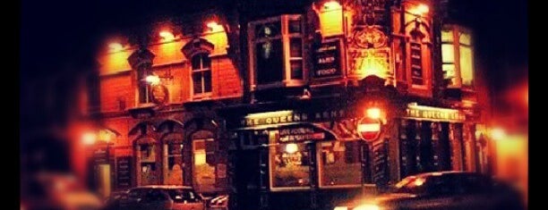 The Queens Arms is one of Carlさんのお気に入りスポット.