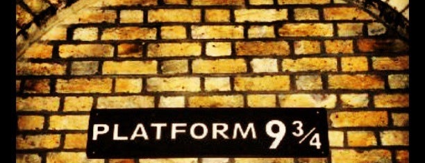 platform 9 3/4 is one of <3 Fun Times <3.