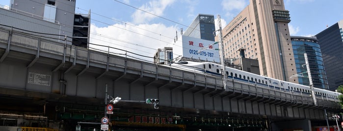 JR 新橋駅 銀座口 is one of 駅　乗ったり降りたり.