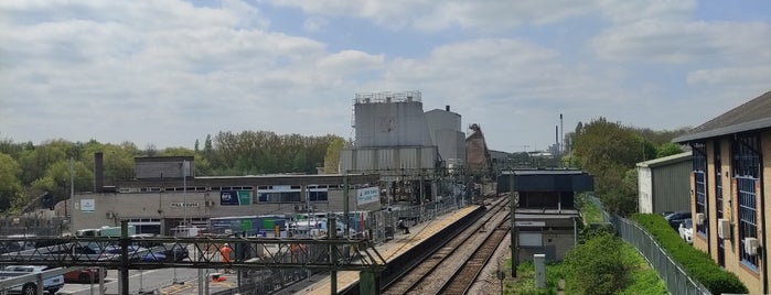 Harlow Mill Railway Station (HWM) is one of Railway Stations in Essex.