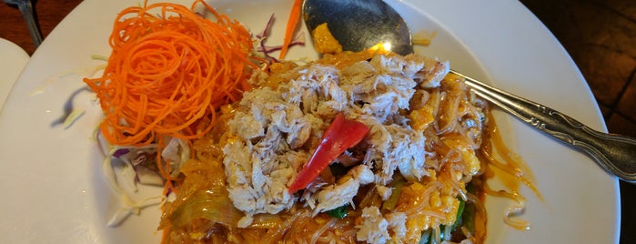 Lemon Grass Thai Restaurant is one of Tempat yang Disukai Ray.