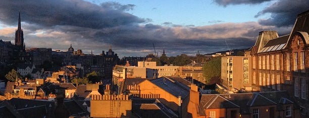 Edinburgh College of Art Library is one of Tempat yang Disukai Elena.