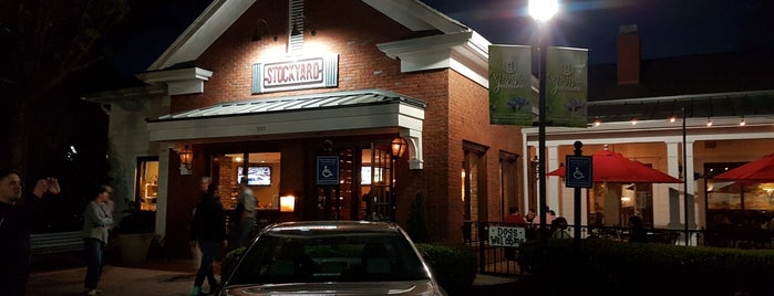 Stockyard Burgers and Bones - Vinings is one of Posti che sono piaciuti a Vic.
