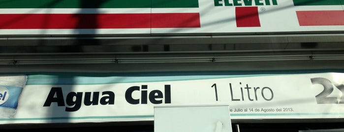7- Eleven is one of Lugares favoritos de Mariel.