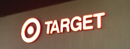 Target is one of สถานที่ที่ Suz ถูกใจ.