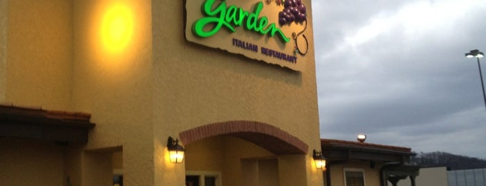 Olive Garden is one of Tempat yang Disukai Kawika.