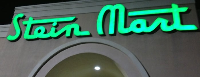 Stein Mart is one of สถานที่ที่ SooFab ถูกใจ.