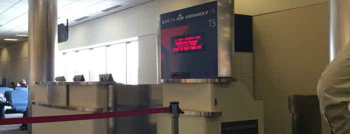 Gate T5 is one of Ferdinand’s Liked Places.