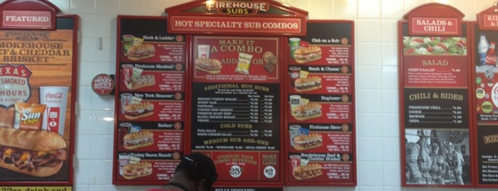 Firehouse Subs is one of สถานที่ที่ Justin ถูกใจ.