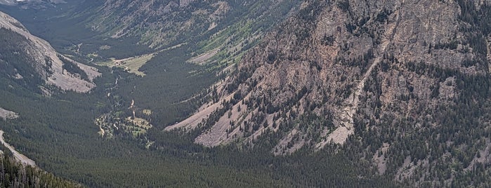 Beartooth Pass is one of Montana.