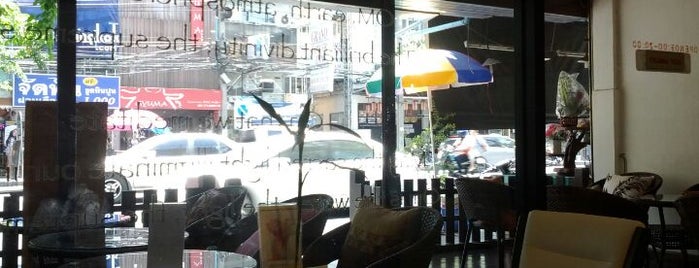 J Cafe @Thonglor is one of Ilya : понравившиеся места.
