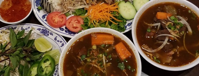 Viet Huong is one of Lugares favoritos de Starry.