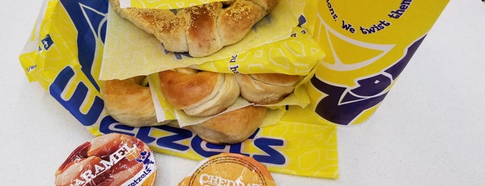Wetzel's Pretzels is one of Robin’s Liked Places.