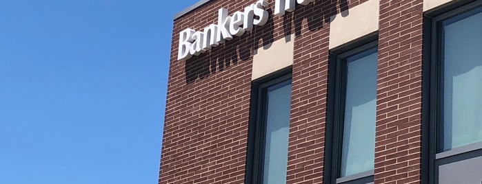 Bankers Trust West Des Moines is one of Tempat yang Disukai Kate.