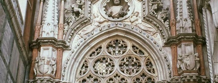 Basilica di San Marco is one of Posti che sono piaciuti a Lore.