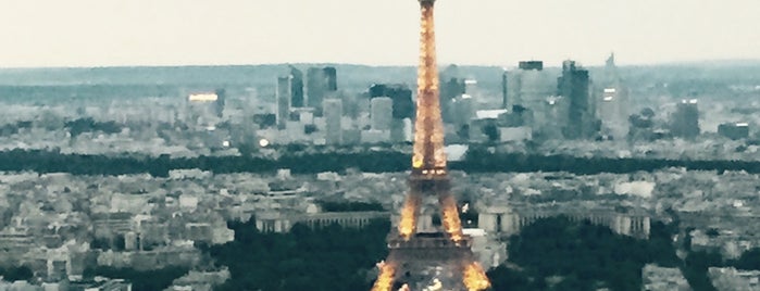 Observatoire Panoramique de la Tour Montparnasse is one of Tempat yang Disukai Lore.