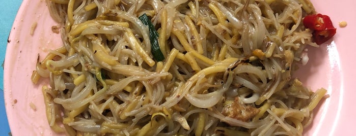 Hainan Fried Hokkien Prawn Mee is one of Ian'ın Kaydettiği Mekanlar.