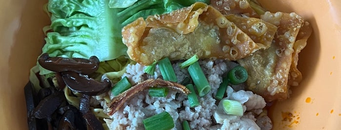 Da Sheng Mushroom Minced Meat Noodles 大勝香菇肉脞面 is one of Singapore Food 2.