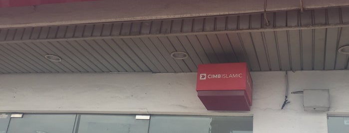CIMB Bank is one of สถานที่ที่ Howard ถูกใจ.