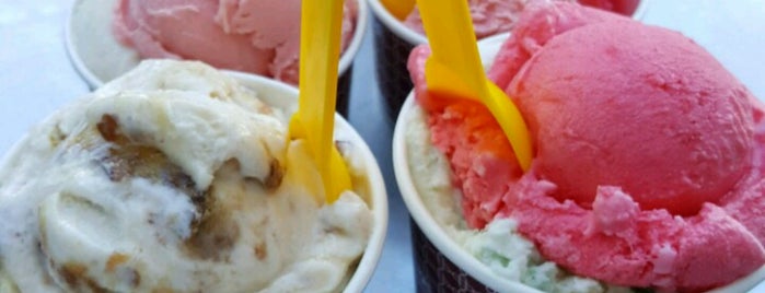 Saffron & Rose Ice Cream is one of Lugares favoritos de Safia.