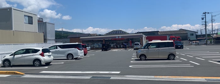 7-Eleven is one of Guide to Fuji's best spots.