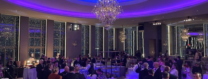 Rainbow Room is one of New York Restaurant Guide.