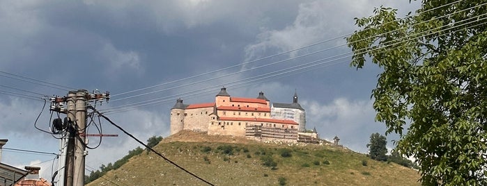 Krásna Hôrka Castle is one of Hrady a zámky.