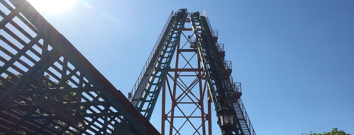 Boomerang:Coast to Coaster is one of ROLLER COASTERS.