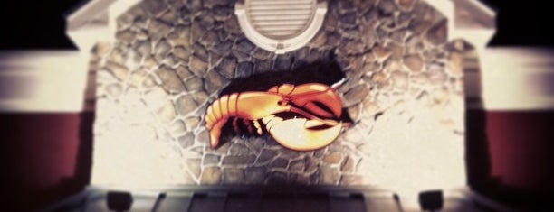 Red Lobster is one of Tempat yang Disukai Ebonee.