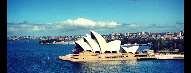 Opernhaus Sydney is one of New 7 Wonders.