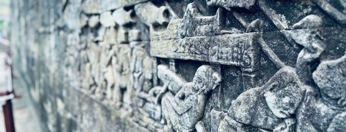 Angkor Thom (អង្គរធំ) is one of 海外旅行で行ってみたい.