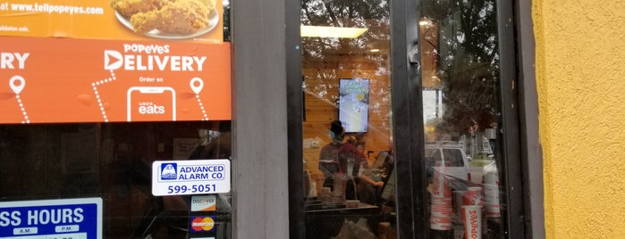 Popeyes Louisiana Kitchen is one of สถานที่ที่ Michael ถูกใจ.