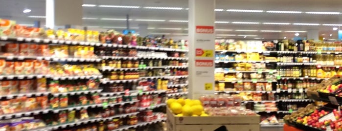 Albert Heijn is one of Supermarkten in Leeuwarden.