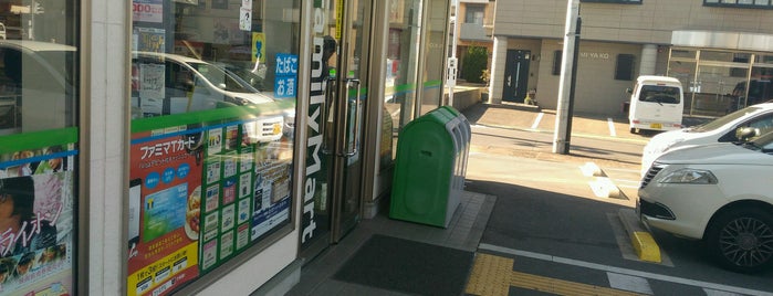 FamilyMart is one of 兵庫県中播地方のコンビニ(2/2).