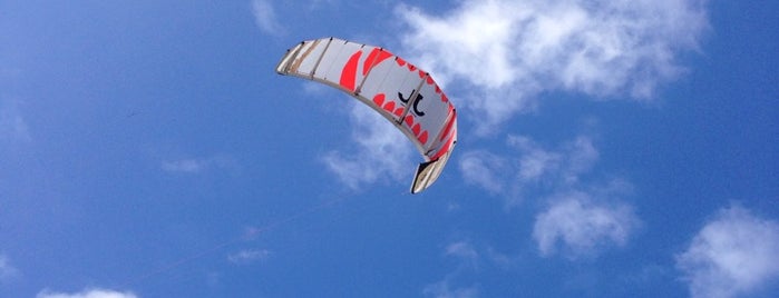 Xwatersport Kitesurf School is one of Ozan'ın Kaydettiği Mekanlar.