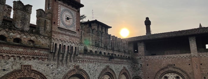 Castello Grazzano Visconti is one of Castelli Italiani.