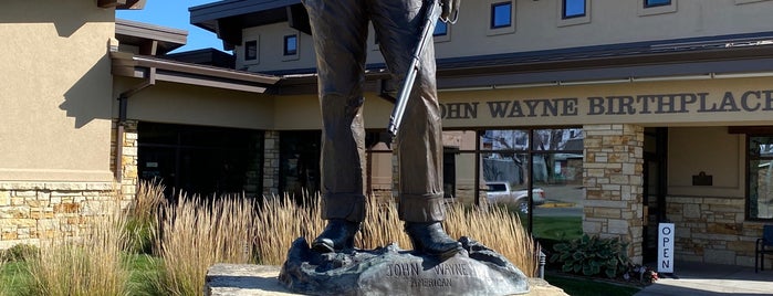 John Wayne Birthplace Museum is one of Des Moines.