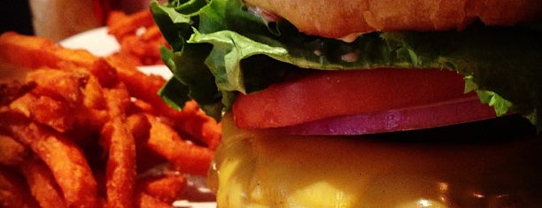 Ray’s Hell Burger is one of Lieux sauvegardés par Jim.