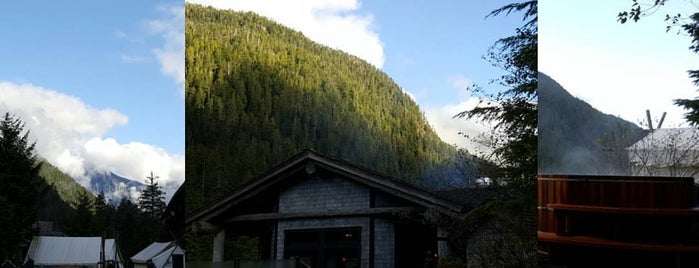 Clayoquot Wilderness Resort is one of Orte, die Ross gefallen.