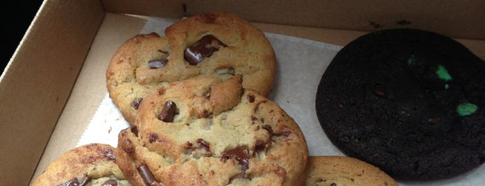 Insomnia Cookies is one of Lugares favoritos de Brendan.