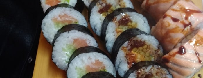 77 Sushi is one of Marta : понравившиеся места.