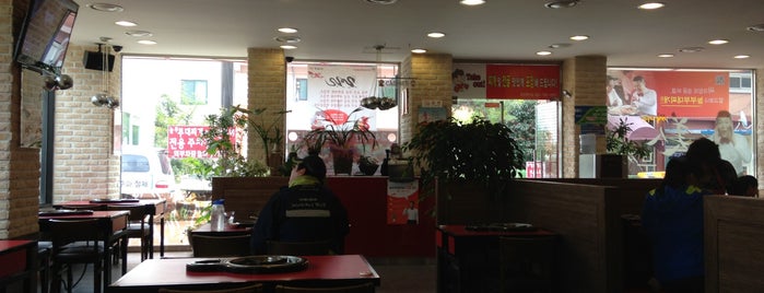 놀부부대찌개&철판구이 is one of 음식점.
