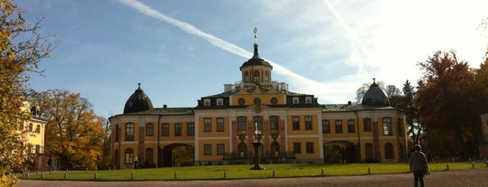 Schloss und Park Belvedere is one of สถานที่ที่ Jana ถูกใจ.