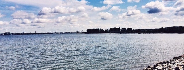 Yishun / Seletar Dam is one of Trek Across Singapore.