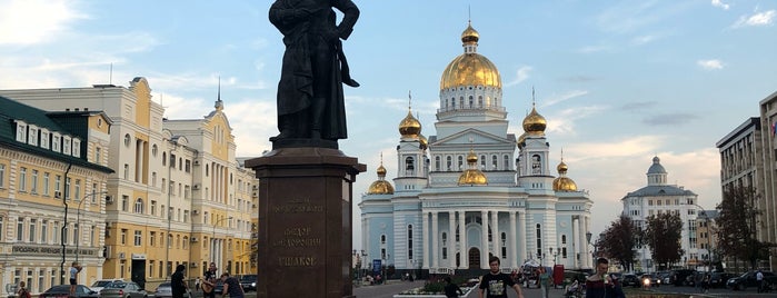 Памятник Ушакову is one of สถานที่ที่ Дмитрий ถูกใจ.