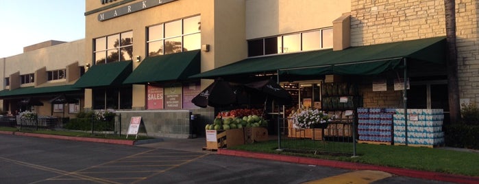Whole Foods Market is one of Tempat yang Disukai Gianni.