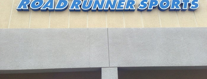 Road Runner Sports is one of สถานที่ที่ R ถูกใจ.