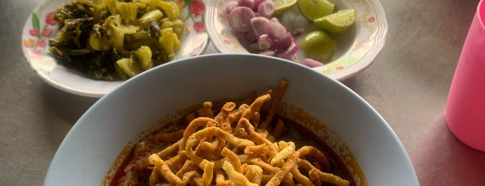 Khao Soi Mae Manee is one of Chiang Mai.