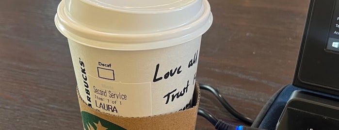 Starbucks is one of Fawazさんのお気に入りスポット.